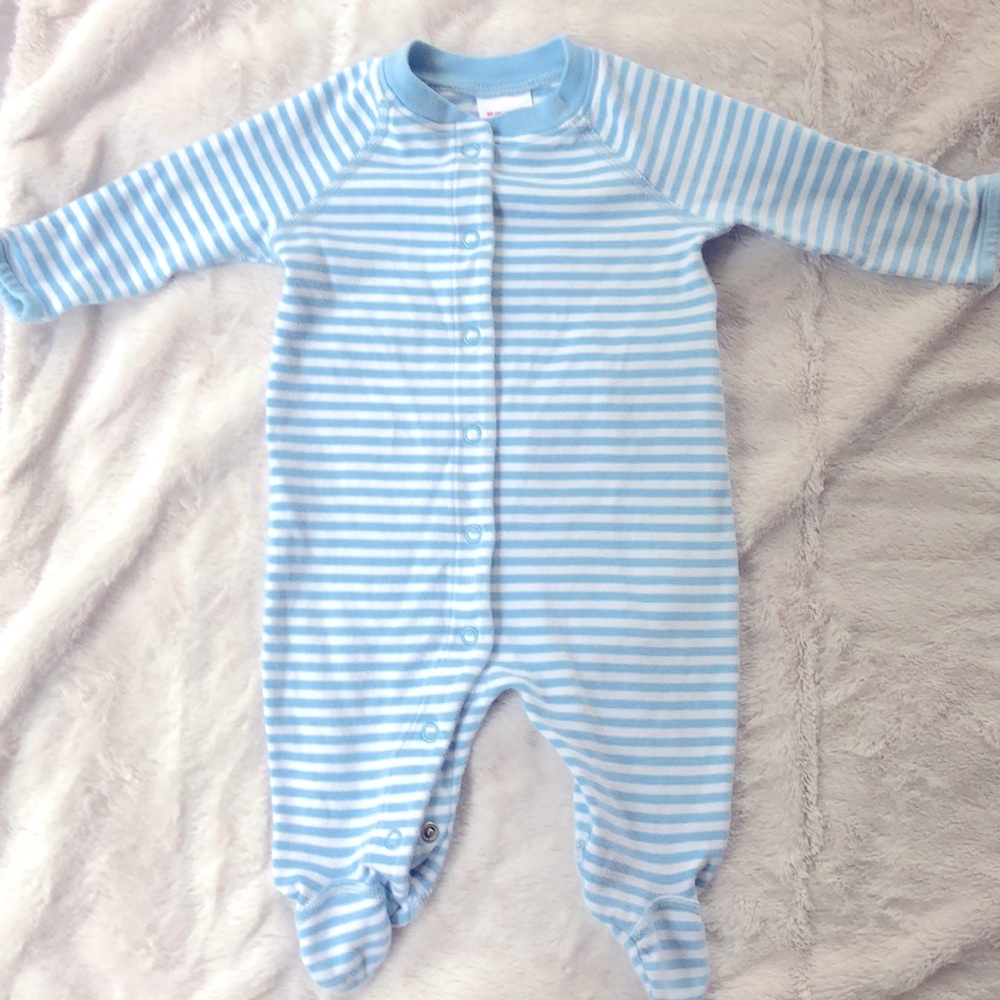 Hanna Anderson adorable blue and white striped pajama!
